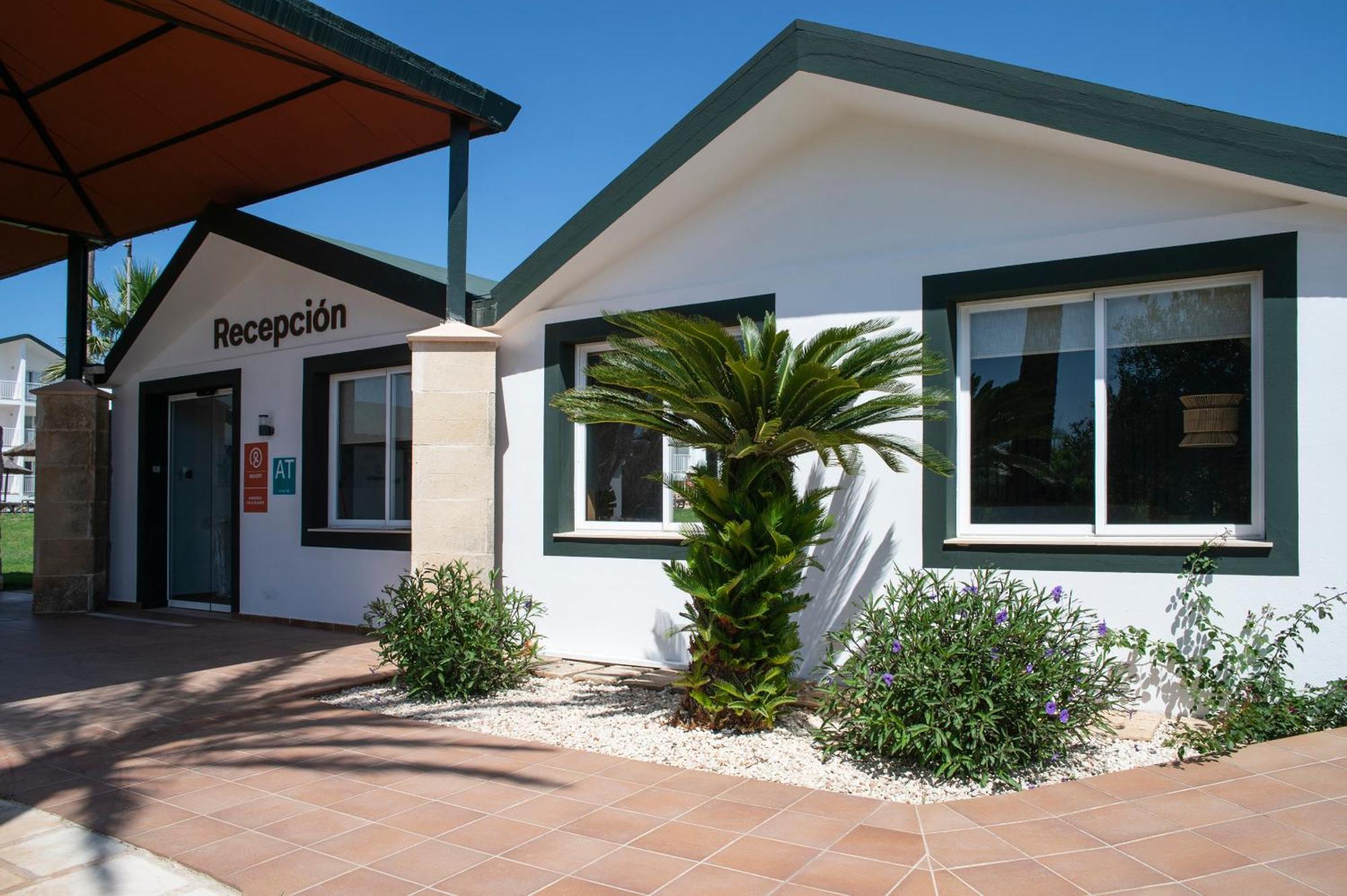 Pierre & Vacances Menorca Cala Blanes Cala'N Blanes  Eksteriør billede